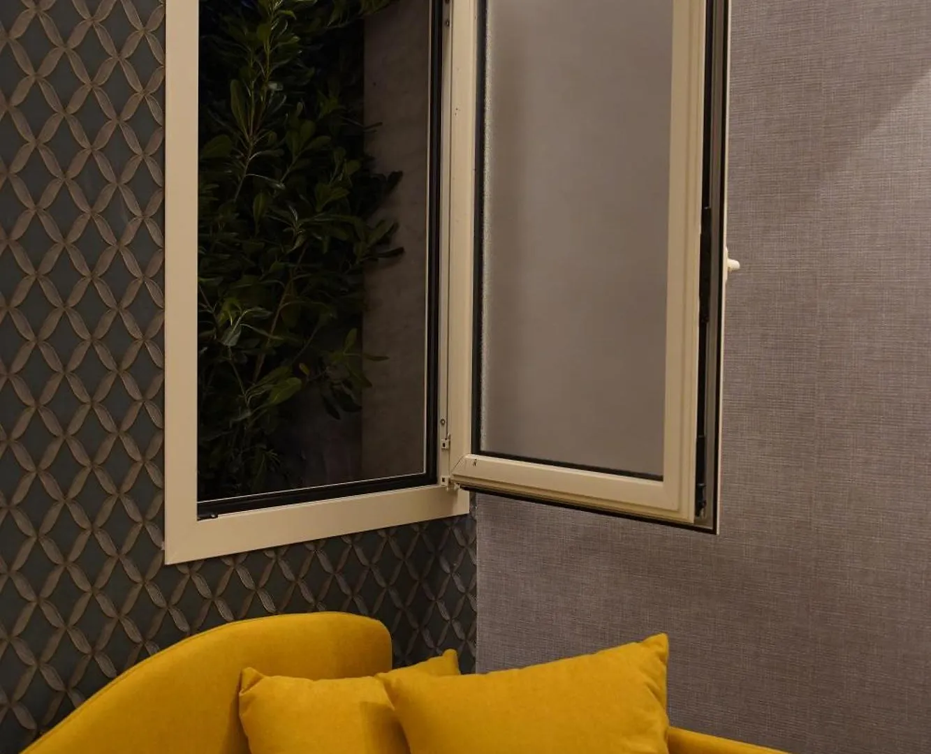 Arco Del Gigante Hotel Naples Guest house